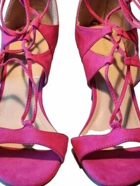 🎈 Don't Miss Out Sale🎈Marc Fisher Women's 8.5M Pink Suede Heels...Was $60